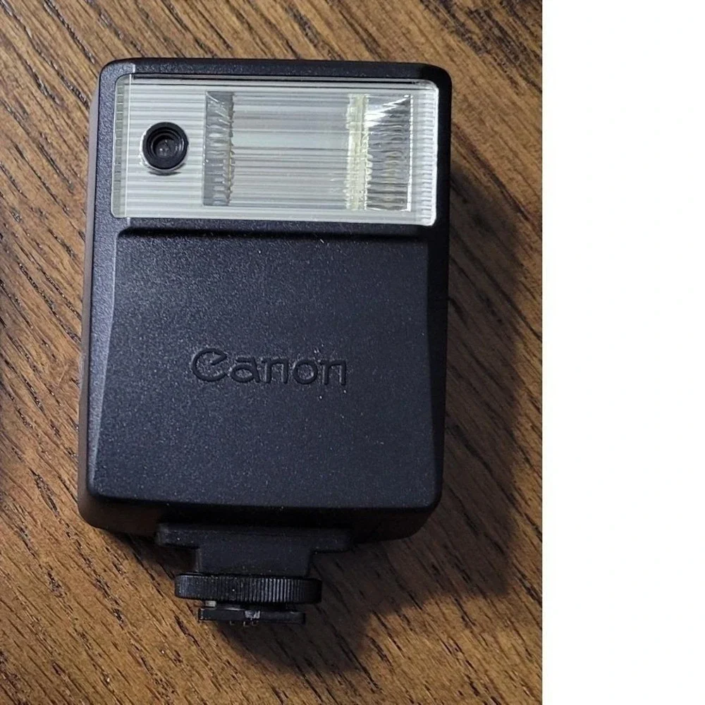 Canon Speedlite 133A Vintage Camera Flash with Box and Guide 35mm Accessory
